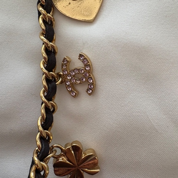 Chanel lucky charms chocolate bar - Picture 7 of 9